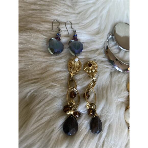 Lot Of 6 VTG And Handmade Earrings Clip Ons And Loops - Picture 2 of 6